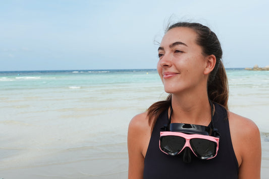Women excited to use her prescription snorkel mask