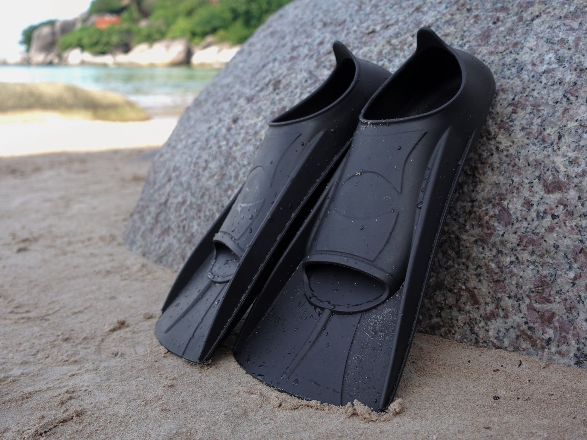 Fins Flipper Fins - for Snorkeling with more control Flipper Fins - for Snorkeling with more control